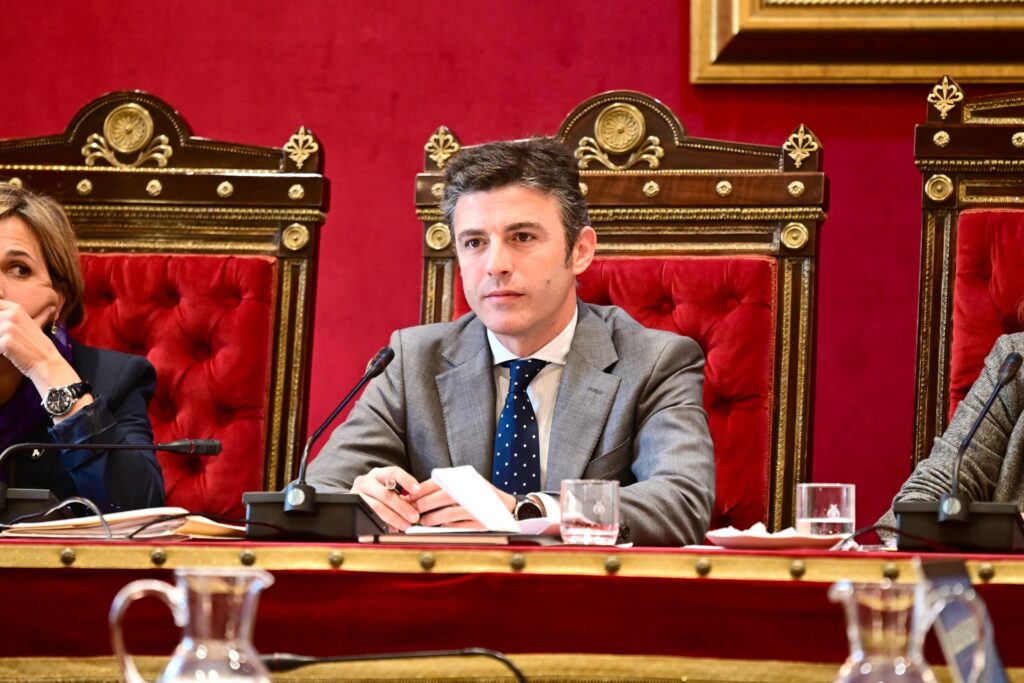 El portavoz del PP del Ayuntamiento de Granada, Jorge Saavedra. Imagen: https://www.popularesgranada.es/
