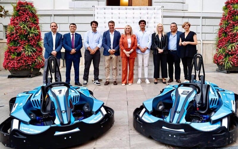El centro de Granada se convertirá en un circuito urbano el 18 de octubre Presentación del Kart Royale. -Imagen: AYUNTAMIENTO DE GRANADA