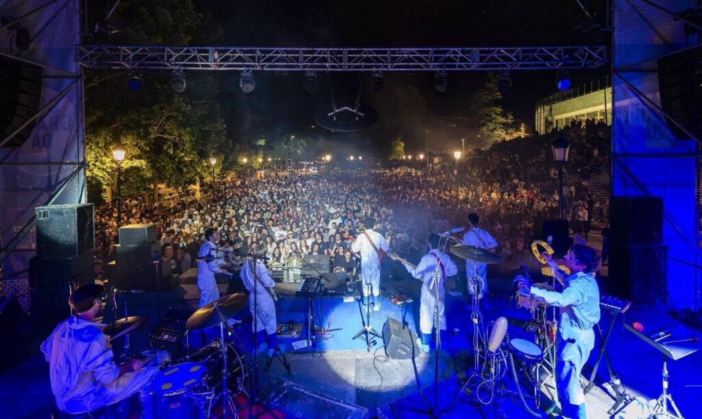 El Ayuntamiento de Granada valora La Noche en Blanco como un «éxito» Actividad de la novena edición de la Noche en Blanco de Granada, celebrada el 17 de mayo de 2025. - AYUNTAMIENTO DE GRANADA