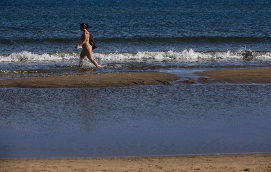 La Costa Tropical contarán este verano con nuevas pasarelas adaptadas. Imagen: Rober Solsona - Europa Press - Archivo
