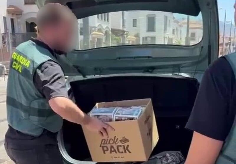 Detenida por vender en Internet los productos que robaba en la tienda en la que trabajaba Caja con artículos recuperados - GUARDIA CIVIL DE GRANADA