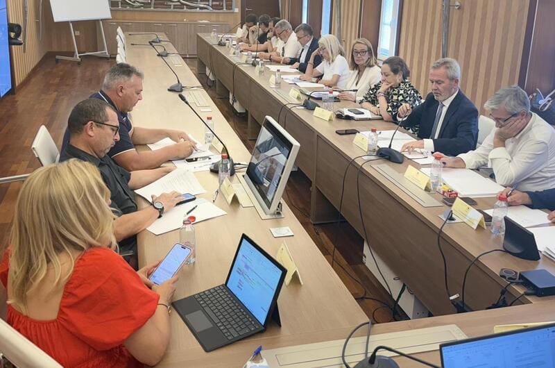 Impulso a la ZAL del Puerto de Motril con una inversión de 7,7 millones para una planta de almacenamiento de graneles Consejo de Administración del Puerto de Motril. Imagen: Autoridad Portuaria de Motril