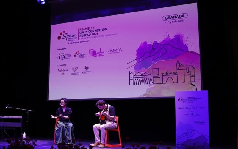 Un foro debate en Granada sobre el presente y el futuro del turismo MICE en España Imagen del acto de presentación de la Asamblea del Spain Convention Bureau. Imagen: https://twitter.com/marifrangr