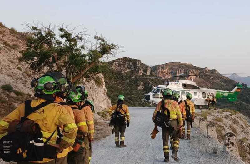 Extinguido el incendio forestal en Beas de Granada en el que se desplegaron ocho medios aéreos Imagen: https://x.com/Plan_INFOCA/