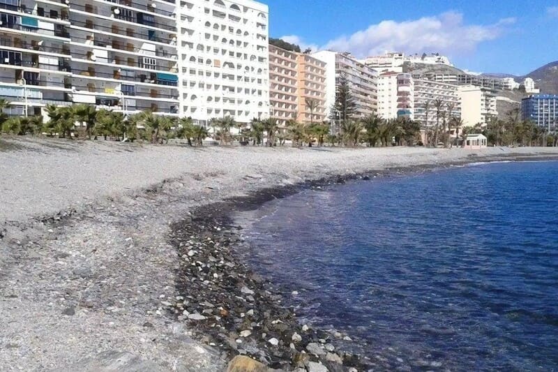 Hallan el cuerpo sin vida de una mujer en una playa de Almuñécar Playa Velilla. Imagen: Ministerio Transición Ecológica