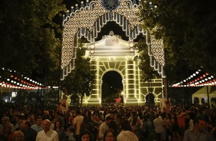 ¿Quién encenderá este año las luces de la portada del Corpus? Inauguracion de la feria del Corpus en Granada. Archivo. - Álex Cámara - Europa Press - Archivo