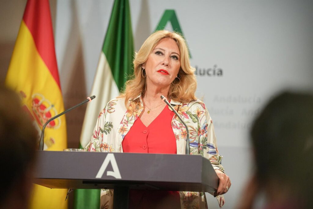 La consejera de Economía, Hacienda y Fondos Europeos y portavoz del Gobierno, Carolina España, durante la rueda de prensa. - María José López - Europa Press