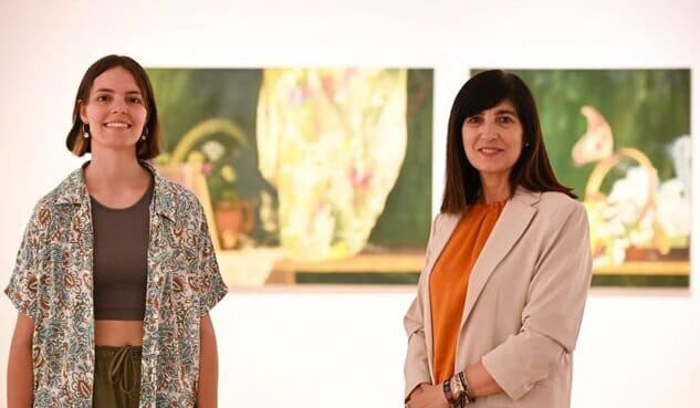 Eva Fernández Díaz, a la izquierda en la imagen, junto con la diputada provincial de Cultura en Granada, Pilar Caracuel - DIPUTACIÓN