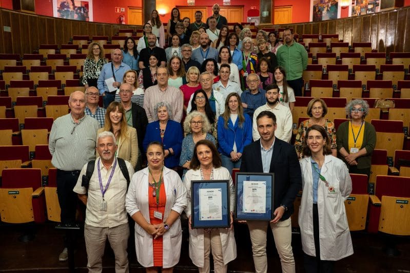 El Virgen de las Nieves, primer hospital andaluz que acredita la calidad de sus procesos de participación Acreditación de los procesos de participación ciudadana en el Virgen de las Nieves de Granada - HOSPITAL VIRGEN DE LAS NIEVES
