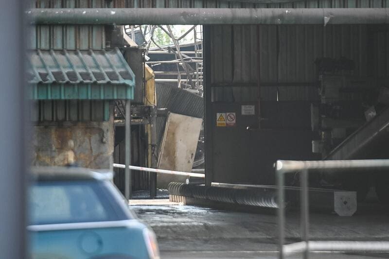 Pinos Puente decreta tres días de luto por la muerte de dos trabajadores tras un incendio en una nave de aceite. Imagen: GPMEDIA