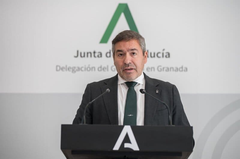 El delegado territorial de Economía, Hacienda y Fondos Europeos y Política Industrial y Energía de la Junta en Granada, Gumersindo Fernández
- JUNTA
