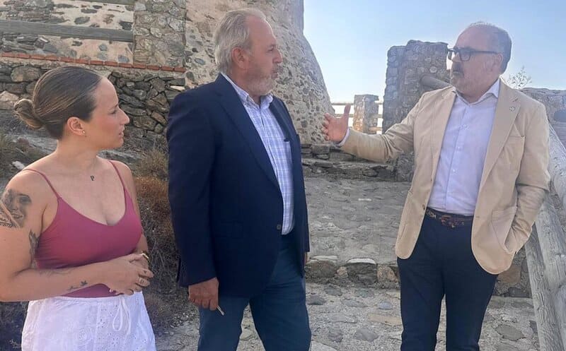 La Junta destina casi 130.000 euros a proyectos de mejora en Polopos Visita del delegado de Justicia, Administración Local y Función Pública de la Junta en Granada, Luis Recuerda, al municipio de Polopos. - JUNTA DE ANDALUCÍA