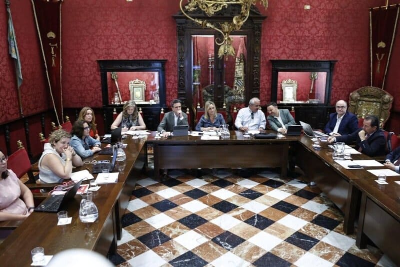 Mercagranada supera el 80 % en separación de residuos y se afianza como referente en sostenibilidad Imagen del Consejo de Administración de Mercagranada. - AYUNTAMIENTO DE GRANADA