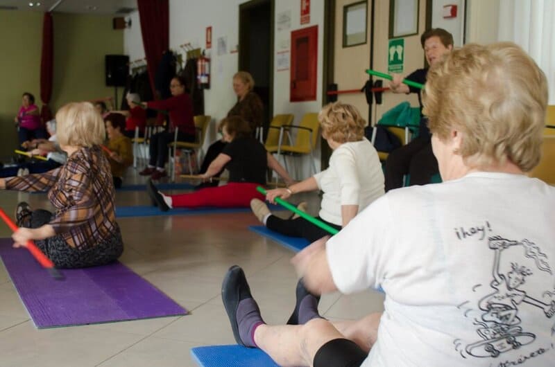 El Ayuntamiento amplía la oferta de talleres para mayores con más plazas y nuevas actividades Archivo - Personas mayores haciendo gimnasia. - EUROPA PRESS - Archivo