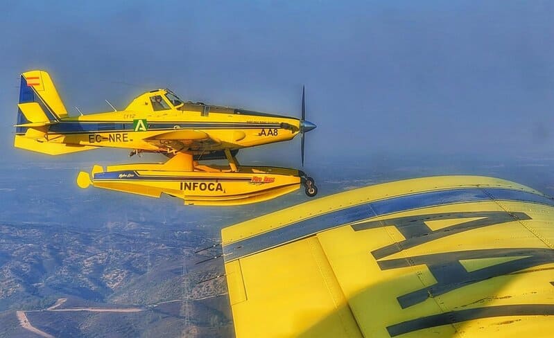 El Infoca da por controlado el incendio declarado en Benamaurel Imagen de un avión del Plan Infoca. - PLAN INFOCA