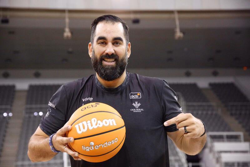 Ramón Díaz, entrenador del Covirán Granada / Imagen: Esther Falcón