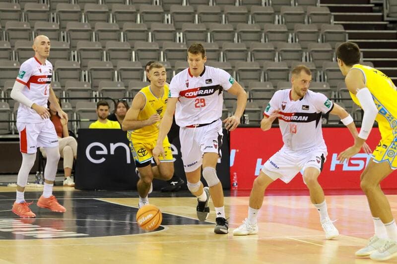 Desde la grada | Covirán Granada 97 – Dreamland Gran Canaria 88 Imagen del partido disputado a puerta cerrada en el Palacio de Deportes entre el Coviran Granada y el Dreamland Gran Canaria. Imagen: GRXactualidad