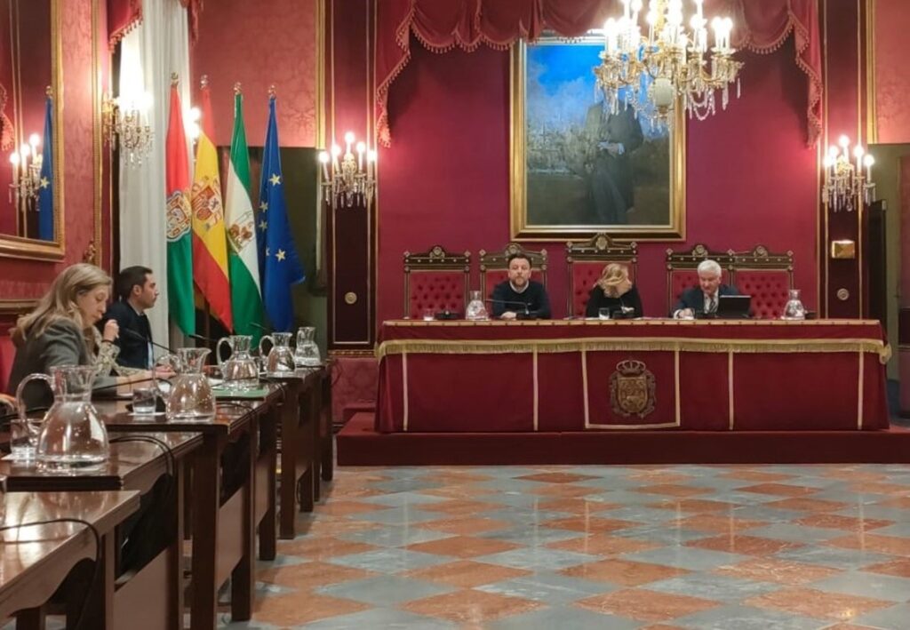 El Ayuntamiento de Granada activa este martes el procedimiento para aprobar las nuevas ordenanzas fiscales Comisión municipal de Economía y Recursos Humanos del Ayuntamiento de Granada, en imagen de archivo - EUROPA PRESS - Archivo