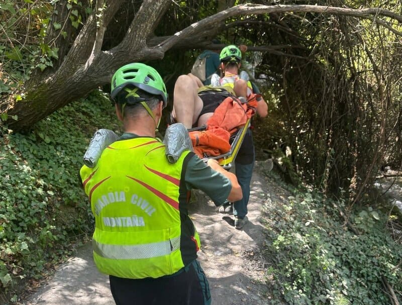 La Guardia Civil rescató en agosto a 18 personas en montañas y barrancos de Granada