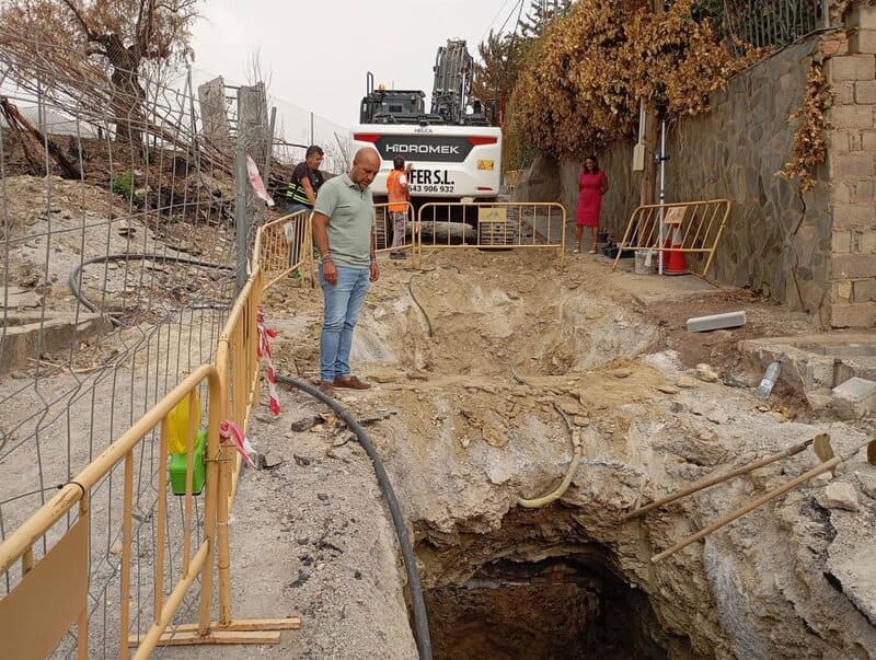 El alcalde de Otura desmiente las «falsedades» sobre contratos municipales con una empresa del ‘caso Koldo’ El alcalde de Otura, Nazario Montes, en imagen de archivo en una visita de obras - AYUNTAMIENTO