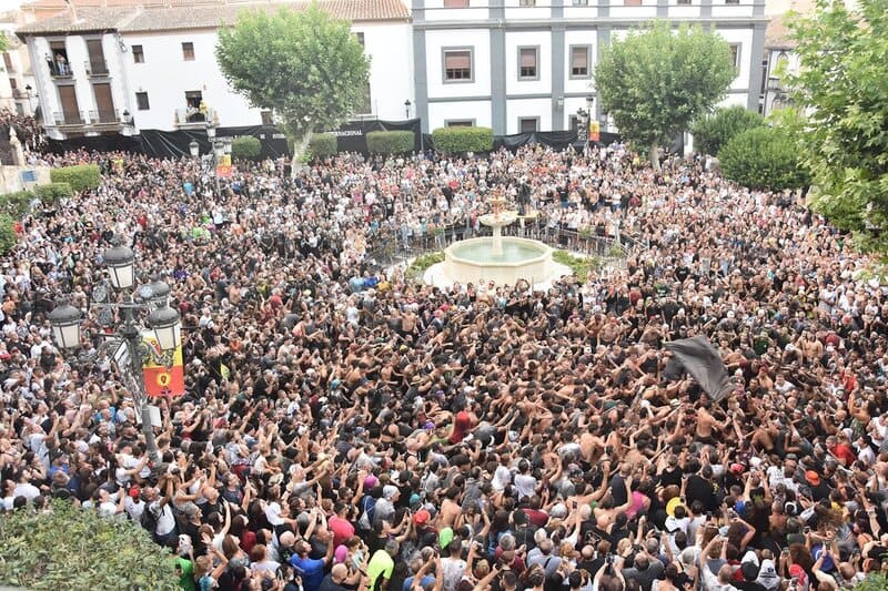 La carrera del Cascamorras ha congregado a unas 20.000 personas en Baza Celebración de la carrera del Cascamorras en Baza (Granada). - AYUNTAMIENTO DE BAZA