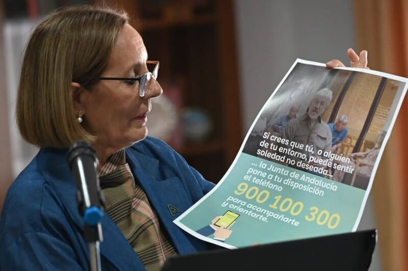 La Junta activa más de 6.500 horas de talleres para las más de 54.500 personas usuarias de los CPA La delegada territorial de Inclusión Social, Juventud, Familias e Igualdad de la Junta en Granada, Matilde Ortiz - JUNTA