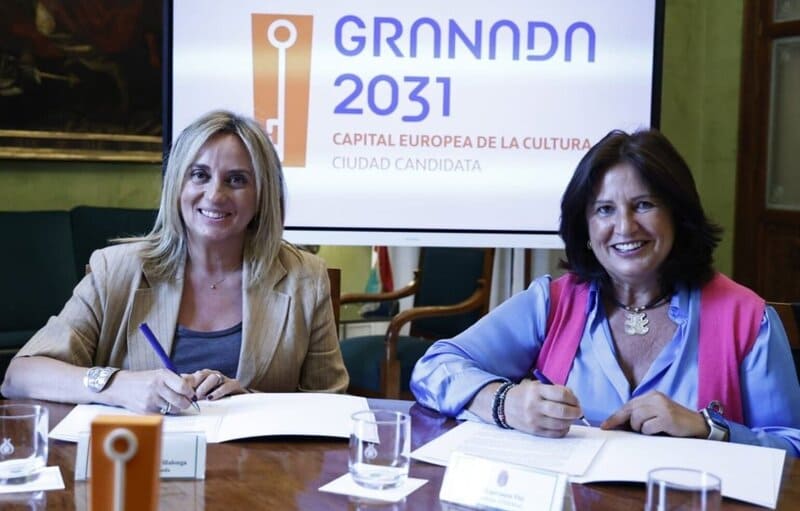 Ansemac se suma a la candidatura de Granada 2031 con compromiso por la cultura y la sostenibilidad La alcaldesa de Granada, Marifrán Carazo, junto a la presidenta de Ansemac, Esperanza Fitz. - AYUNTAMIENTO DE GRANADA