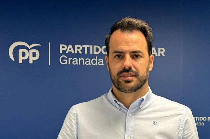 PP exige explicaciones al alcalde de Benalúa por compras en la «ferretería de su cuñado» El portavoz del PP de Benalúa, Arturo Vergara - PP