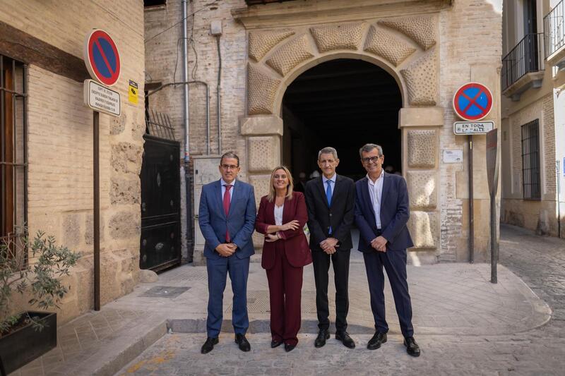 Comienzan las obras del nuevo centro sociocultural de la Fundación Unicaja en Granada Visita a las obras para transformar el inmueble del Rey Soler en el nuevo Centro Cultural Fundación Unicaja. - FUNDACIÓN UNICAJA