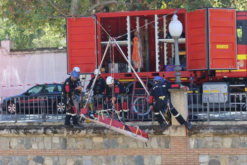 Simulacro de crecida y rescate de personas en el río Genil. - SUBDELEGACIÓN DEL GOBIERNO EN GRANADA