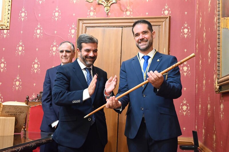 Joaquín Ordóñez (PP) asume la Alcaldía de Loja tras la renuncia de Joaquín Camacho