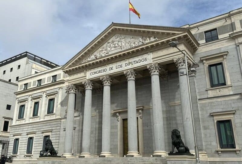 El Congreso debate impulsar la conmemoración del V centenario de Álvaro de Bazán Archivo - Puerta de los leones del Congreso. - GPPOPULAR - Archivo