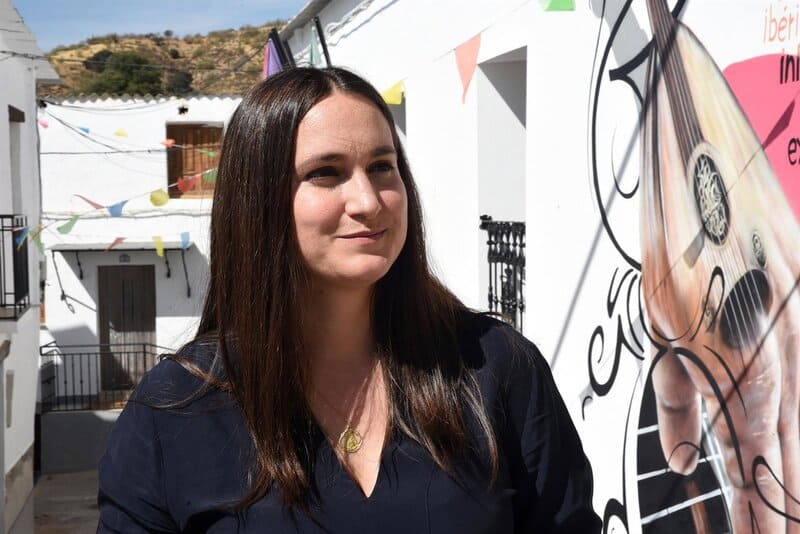 Diputación destina 360.000 euros para iluminar y decorar en Navidad los municipios en riesgo de despoblación La diputada provincial de Reto Demográfico de Granada, María Vera. - DIPUTACIÓN DE GRANADA - Archivo