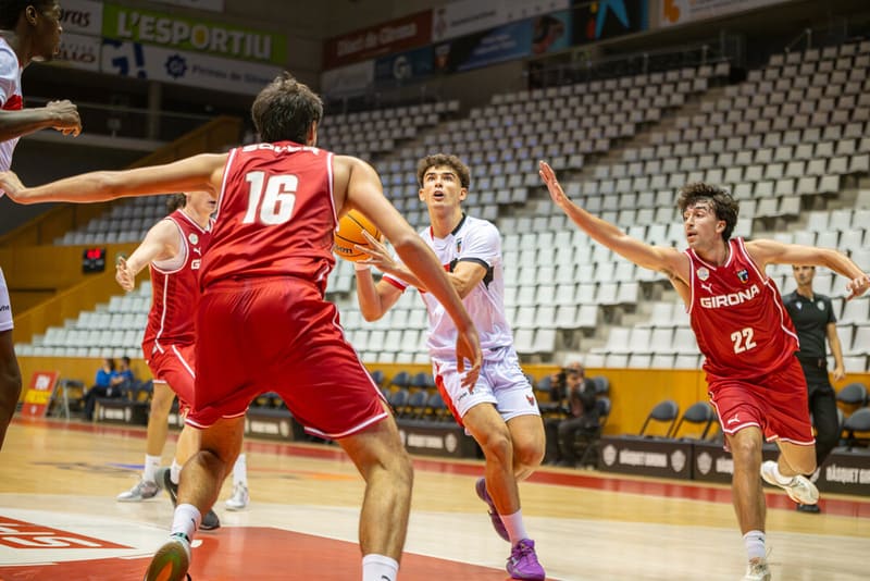 El Stellantis & You Granada acusa las bajas y cae en Girona