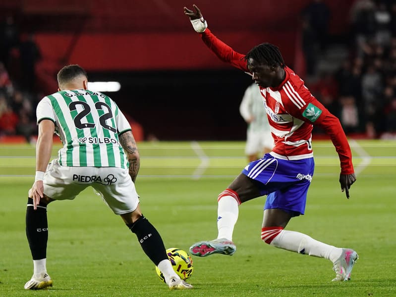 El Granada CF suma un punto en casa ante el Córdoba CF