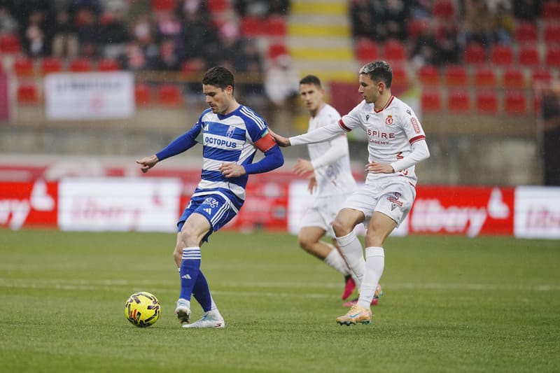 Un gol de Jorge Pascual da la victoria al Granada CF en su visita a León