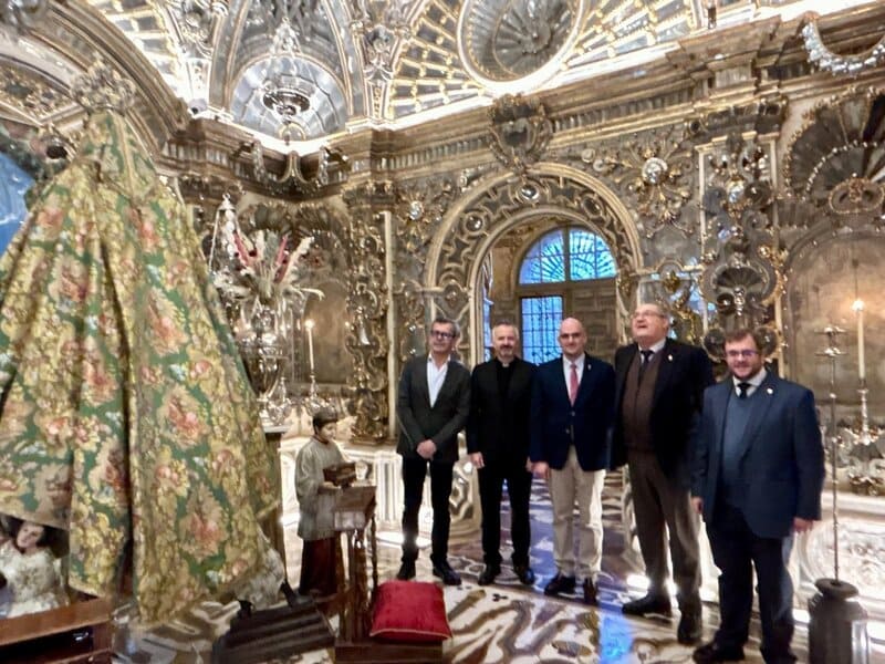 Diez joyas del barroco granadino protagonizan la nueva ruta turística ‘Granada sacra’ 'Granada Sacra: Camarines Y Espacios Devocionales Singulares' Se Ha Presentado En El Camarín De La Virgen Del Rosario - AYUNTAMIENTO