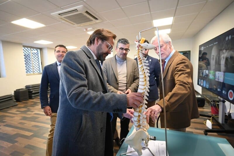 El CPRL refuerza la seguridad laboral con más de 500 visitas y 288 expedientes en 2025 El delegado del Gobierno andaluz en Granada, Antonio Granados, visita el Centro de Prevención de Riesgos Laborales (CPRL). - JUNTA DE ANDALUCÍA