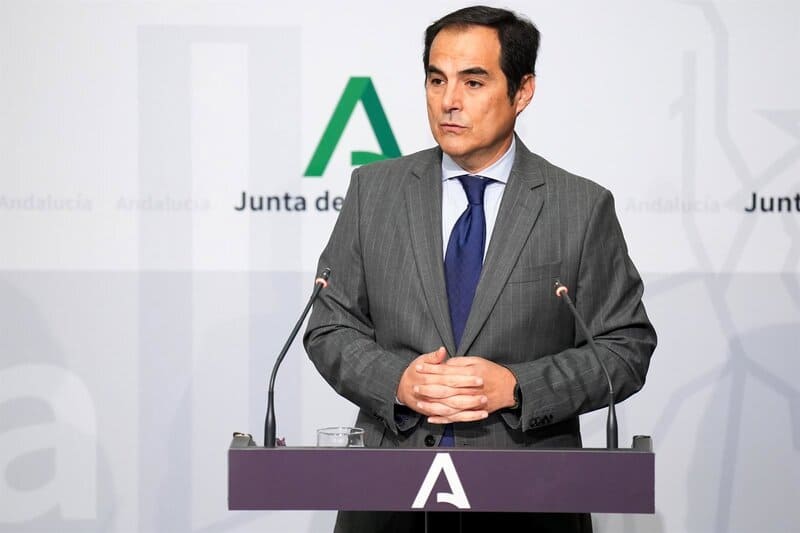 El antiguo Banco de España en Granada pasará a ser propiedad de la Diputación El consejero de Justicia, Administración Local y Función Pública de la Junta de Andalucía, José Antonio Nieto, interviene en la rueda de prensa posterior al Consejo de Gobierno - Francisco J. Olmo - Europa Press
