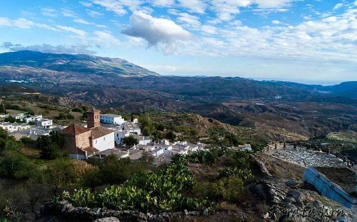 Concejales del PSOE en Nevada presentan una moción de censura contra la alcaldesa, también socialista Vista aérea del municipio de Nevada. Imagen: https://www.nevada.es/