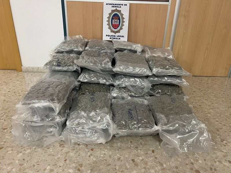 La Policía Local de Armilla detiene a tres personas e incauta 49 kilos de marihuana La Policía Local de Armilla ha detenido a tres personas y se ha incautado de 49 kilos de droga - Policía Local de Armilla