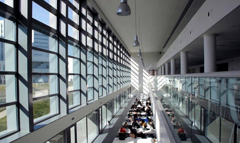 La UGR defiende la «necesaria» subida del menú universitario tras no actualizarse en más de una década