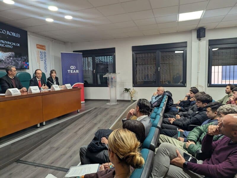 El CES Ramón y Cajal impulsa la concienciación sobre donación de órganos entre estudiantes Imagen de la la gala 'Donar y recibir' - JUNTA