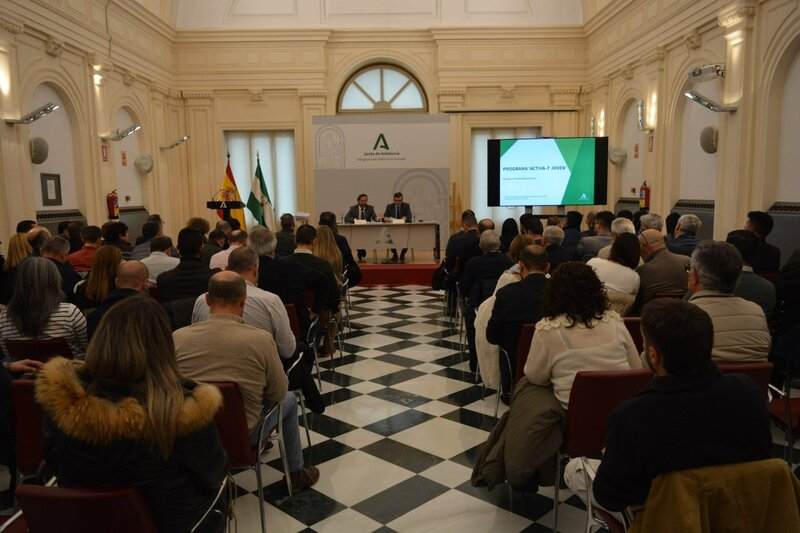La Junta destina 15,2 millones a 1.311 contrataciones juveniles en la provincia Granada Acto de entrega de resoluciones del programa Activa-T Joven - JUNTA