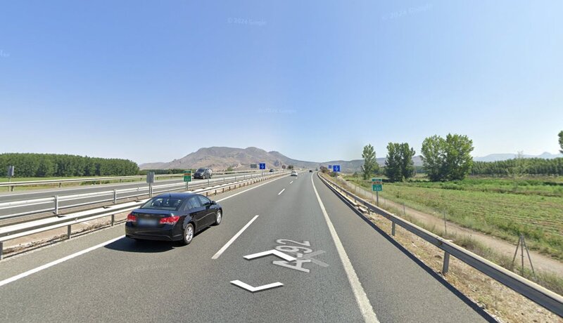 Un joven de 26 años fallece al salirse de la calzada su turismo en la A-92 en Santa Fe