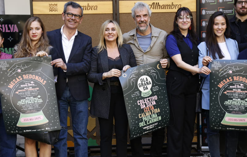 Juan Ramón, la política que necesitamos Ferreira presentando OLA GRANADA 2025 junto a la alcaldesa y otros implicados. Imagen: Javier Martín Ruiz