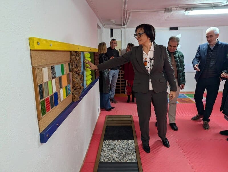 El CEIP Mayor Zaragoza de Salobreña inaugura las Aulas Sensorial y del Trastorno del Espectro Autista