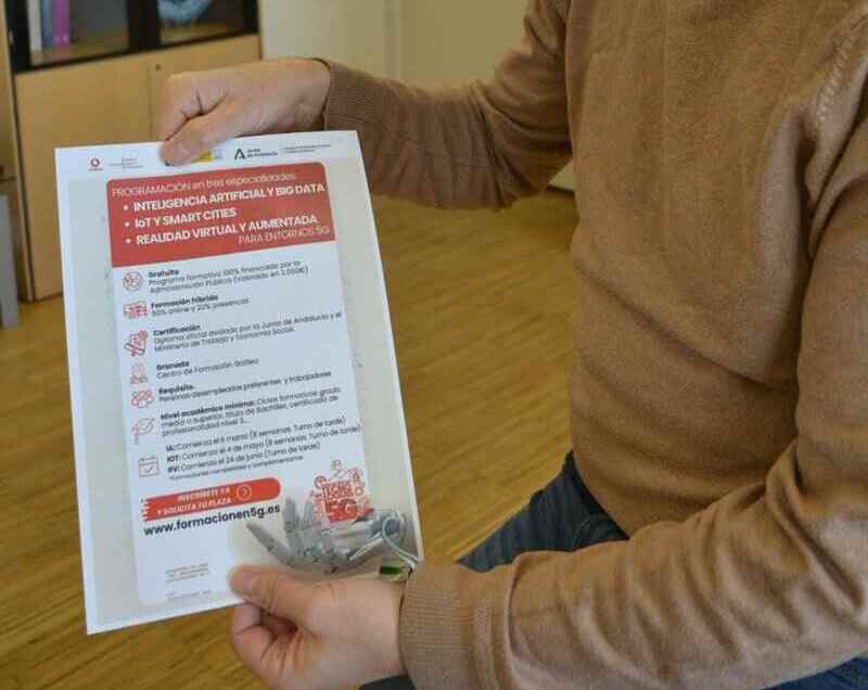 La Junta impulsa en Granada cursos gratuitos de IA, Big Data e Internet de las Cosas El delegado de Empleo, Empresa y Trabajo Autónomo de la Junta en Granada, Javier Martín - JUNTA