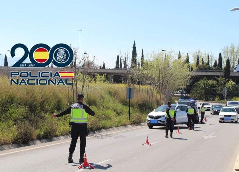 Identificada una veintena de personas en las últimas semanas por robos en vehículos en Granada Control policial. - POLICÍA NACIONAL