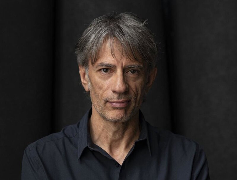 El Centro Andaluz de las Letras programa al escritor Juan Tallón para hablar sobre su última novela